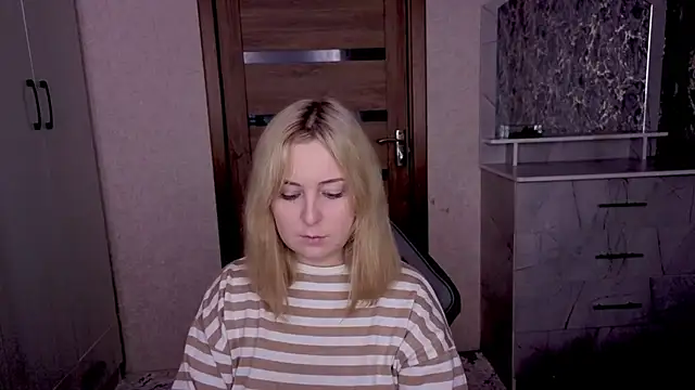 Kristy-Max online show from February 2, 2026, 9:35 pm