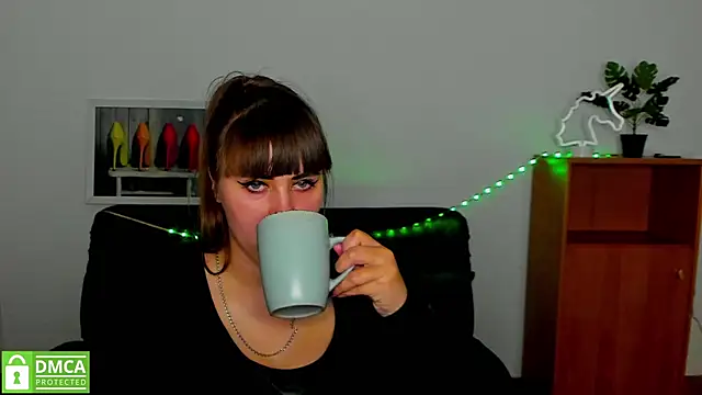 Amali Ivanna smit online show from March 6, 2025, 3:35 pm