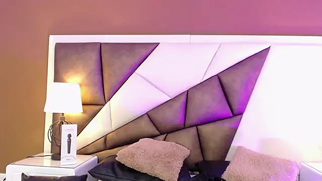 KarolandMichel online show from December 21, 2024, 5:51 pm
