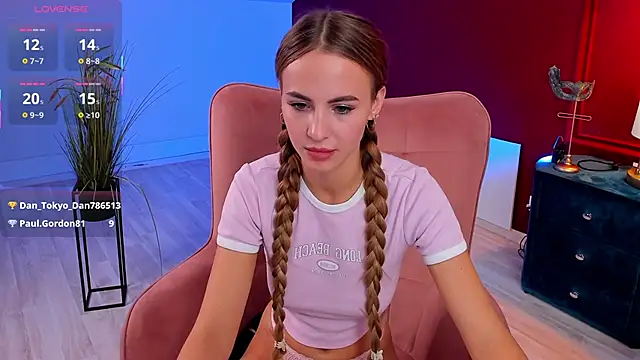 Snapshot of CherieDane chatting on October 1, 2025, 12:27 am CherieDane online show from October 1, 2025, 12:27 am