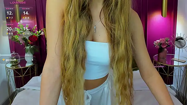 Snapshot of CherieDane chatting on October 11, 2025, 5:17 am CherieDane online show from October 11, 2025, 5:17 am