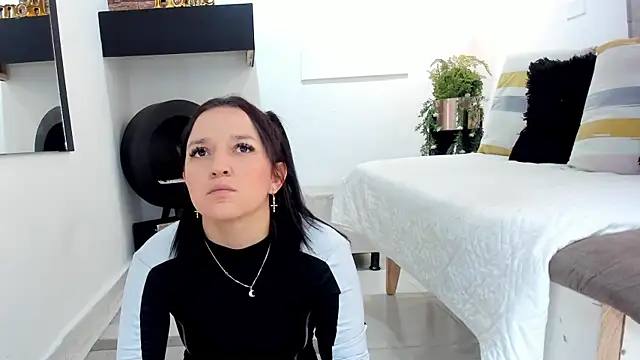  EmilyJireh  online show from December 23, 2024, 7:09 pm