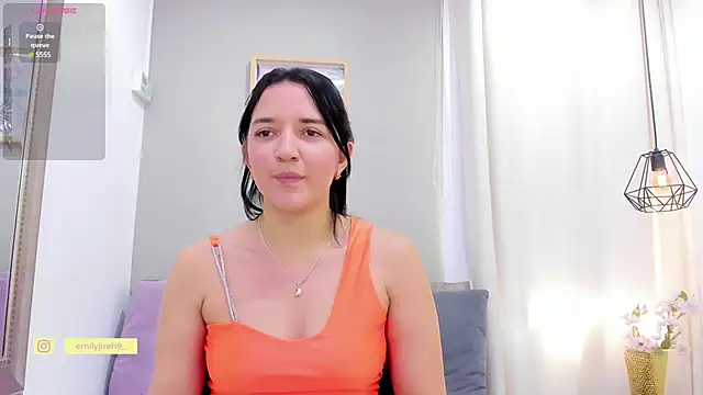  EmilyJireh  online show from January 13, 2025, 7:42 pm