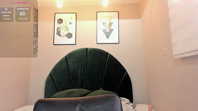  EmilyJireh  online show from August 1, 2026, 7:24 pm