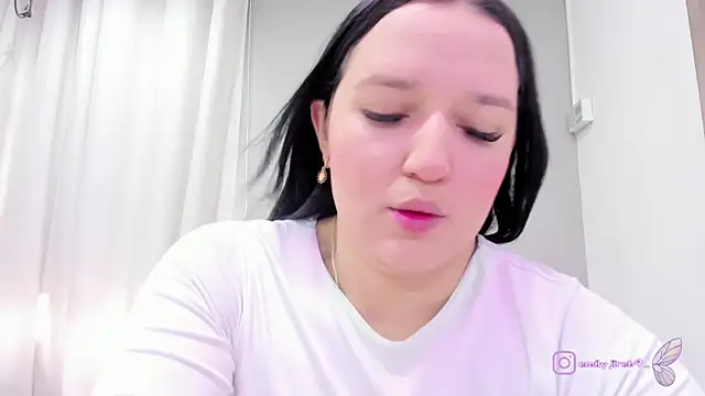  EmilyJireh  online show from August 4, 2026, 7:38 pm