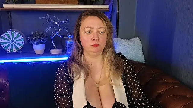 JesiaFoxi online show from January 4, 2025, 12:27 pm