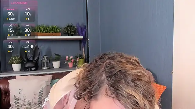 Snapshot of JesiaFoxi chatting on October 1, 2025, 8:42 am JesiaFoxi online show from October 1, 2025, 8:42 am