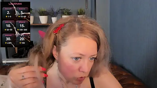 JesiaFoxi online show from July 3, 2026, 12:33 pm
