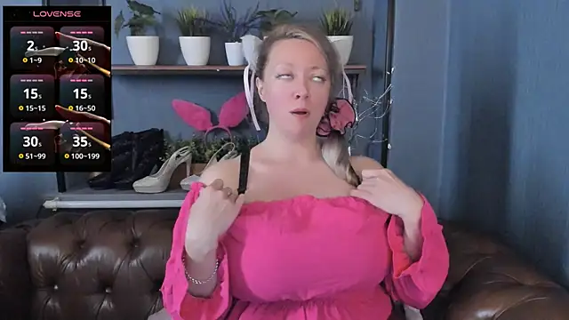 JesiaFoxi online show from July 10, 2026, 11:13 am