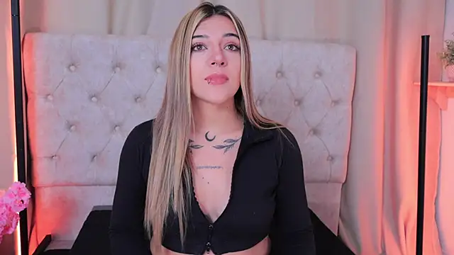 ashleyvalirya online show from December 23, 2024, 4:01 am