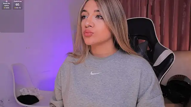 ashleyvalirya online show from September 23, 2025, 4:15 am