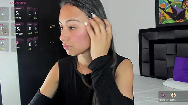 tatiana valencia online show from February 13, 2025, 6:27 pm