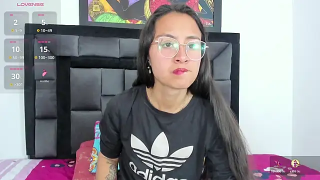 tatiana valencia online show from March 10, 2025, 3:41 pm