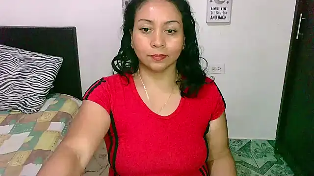 Snapshot of zaray_bella chatting on February 14, 2025, 2:07 am zaray bella online show from February 14, 2025, 2:07 am