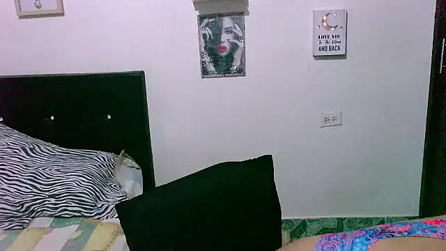 Snapshot of zaray_bella chatting on September 13, 2025, 11:37 pm zaray bella online show from September 13, 2025, 11:37 pm