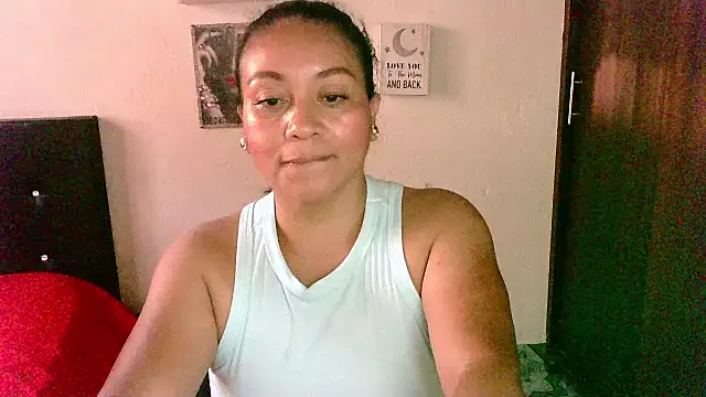 Snapshot of zaray_bella chatting on October 7, 2025, 9:56 pm zaray bella online show from October 7, 2025, 9:56 pm