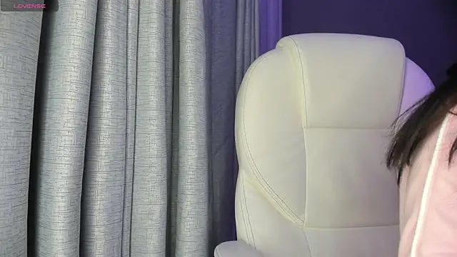 Giovanna oliveira online show from October 10, 2025, 5:28 am