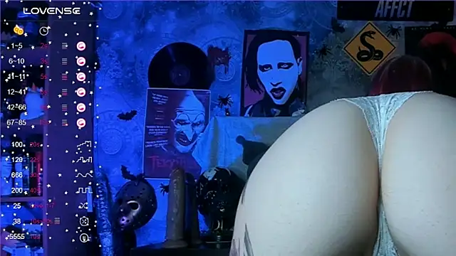 Snapshot of KuromiRacer_ chatting on October 17, 2025, 6:21 pm KuromiRacer  online show from October 17, 2025, 6:21 pm