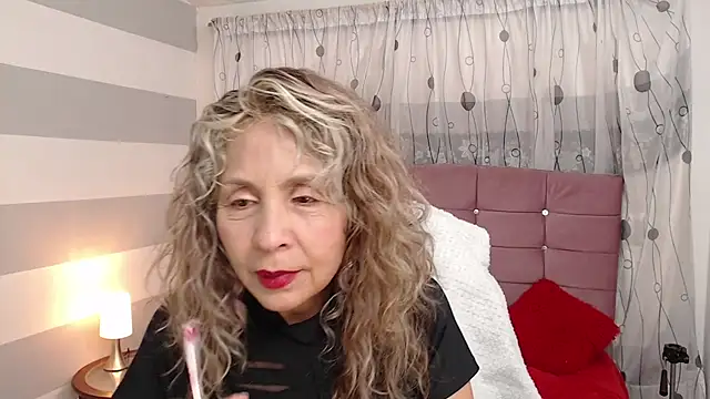 Snapshot of Afrodita_sg chatting on January 17, 2025, 8:44 pm Afrodita sg online show from January 17, 2025, 8:44 pm