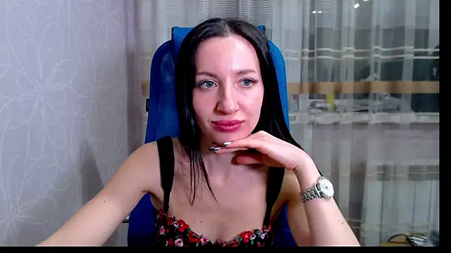 Snapshot of RailyMellow chatting on February 2, 2025, 7:04 pm RailyMellow online show from February 2, 2025, 7:04 pm