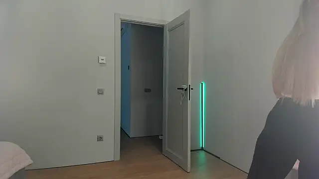 Snapshot of _cometoseeme_ chatting on October 10, 2025, 2:16 pm cometoseeme online show from October 10, 2025, 2:16 pm