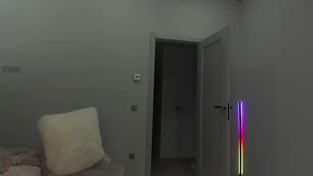 Snapshot of _cometoseeme_ chatting on October 23, 2025, 3:00 pm cometoseeme online show from October 23, 2025, 3:00 pm