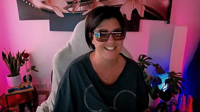 NatiLove35 online show from June 10, 2026, 6:29 pm