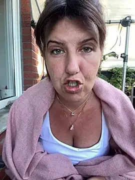 NatiLove35 online show from July 3, 2026, 5:36 am