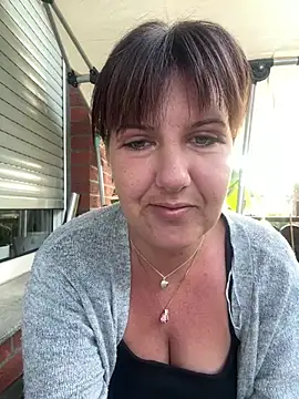 NatiLove35 online show from July 25, 2026, 5:38 am