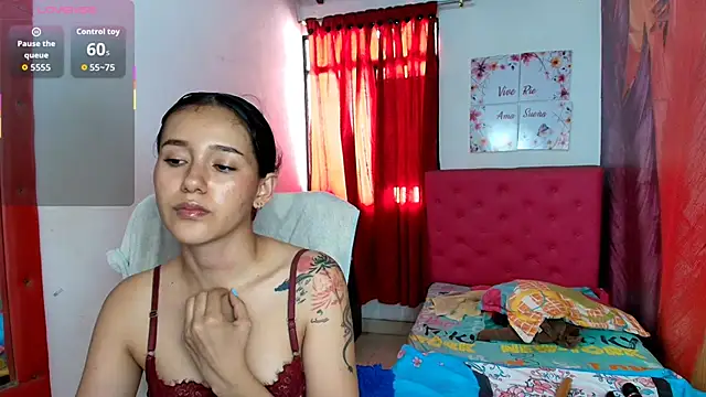 Snapshot of miley_blue_ chatting on October 21, 2025, 7:14 pm miley blue  online show from October 21, 2025, 7:14 pm