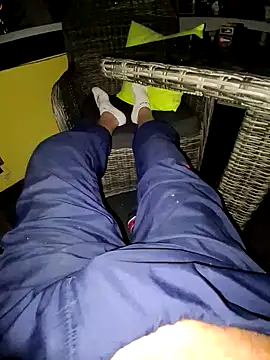 Snapshot of schlonzi81 chatting on September 21, 2025, 8:10 pm schlonzi81 online show from September 21, 2025, 8:10 pm