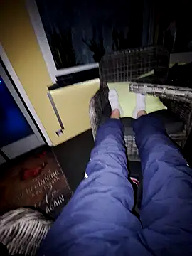 Snapshot of schlonzi81 chatting on September 26, 2025, 8:35 pm schlonzi81 online show from September 26, 2025, 8:35 pm