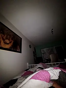 Snapshot of schlonzi81 chatting on October 5, 2025, 9:45 pm schlonzi81 online show from October 5, 2025, 9:45 pm