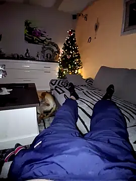 Snapshot of schlonzi81 chatting on December 22, 2025, 9:34 pm schlonzi81 online show from December 22, 2025, 9:34 pm