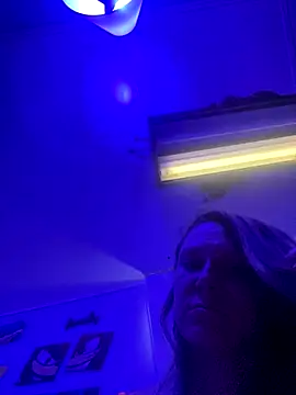 hotNReady6969 online show from September 23, 2025, 9:40 pm