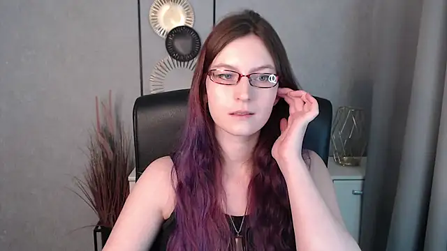 emmaxDelight online show from January 2, 2025, 6:50 am