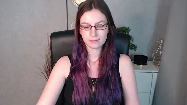 emmaxDelight online show from January 3, 2025, 10:09 am