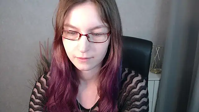 emmaxDelight online show from January 15, 2025, 9:35 am