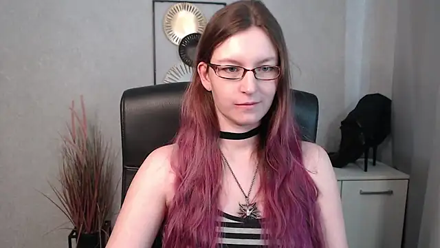 emmaxDelight online show from March 22, 2025, 10:39 am