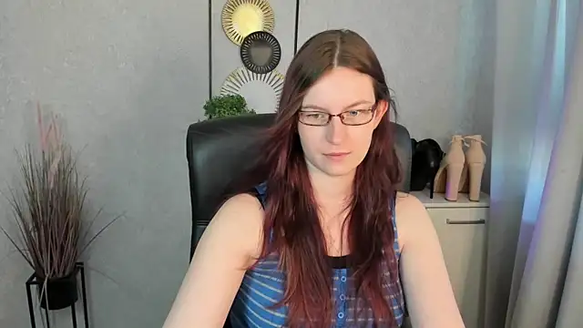 emmaxDelight online show from June 23, 2026, 5:38 am