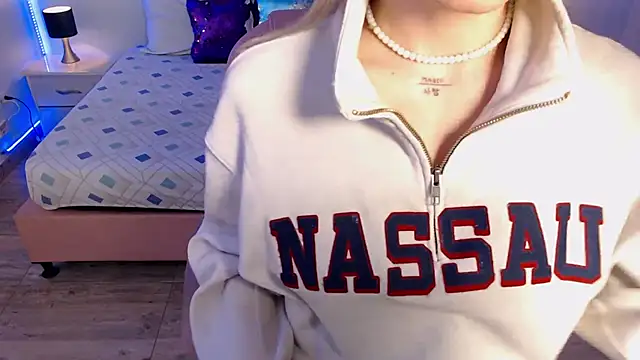 Snapshot of zoe_jones13 chatting on February 20, 2026, 3:36 am zoe jones13 online show from February 20, 2026, 3:36 am