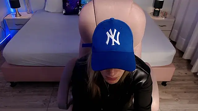 Snapshot of zoe_jones13 chatting on March 5, 2026, 3:13 am zoe jones13 online show from March 5, 2026, 3:13 am