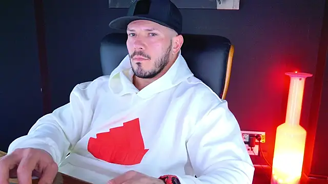 AngeloEric online show from December 6, 2024, 12:27 pm