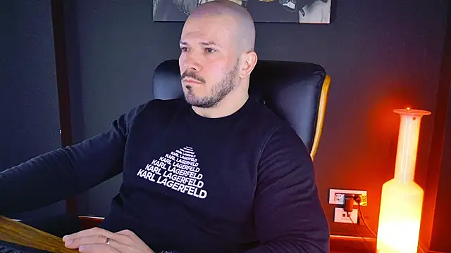 AngeloEric online show from January 21, 2025, 8:41 am