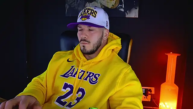 AngeloEric online show from February 3, 2025, 10:58 am