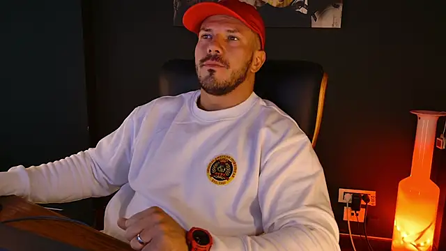 AngeloEric online show from October 2, 2025, 12:01 pm