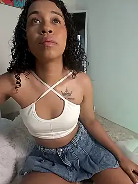 Snapshot of bella__honey chatting on January 12, 2025, 8:57 pm bella honey online show from January 12, 2025, 8:57 pm
