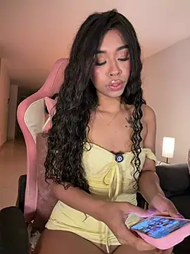 bella  honey online show from April 27, 2026, 1:47 am
