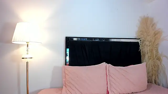 lilithTeen1  online show from March 26, 2026, 8:14 pm