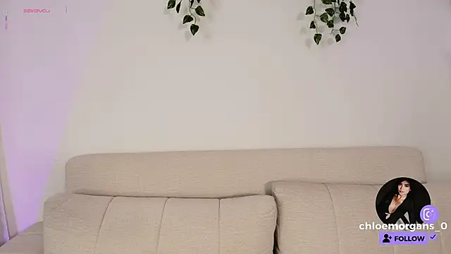 Chloe Morgans online show from November 19, 2025, 10:48 am